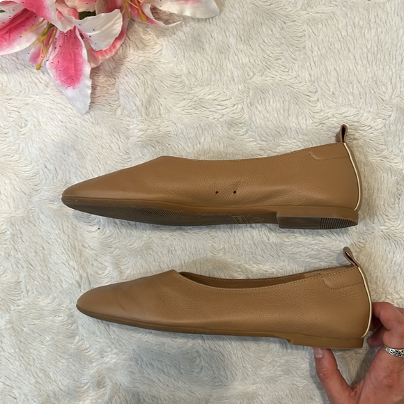 Everlane Italian Leather ‘The Day Glove’ Camel Flats - Picture 4 of 14